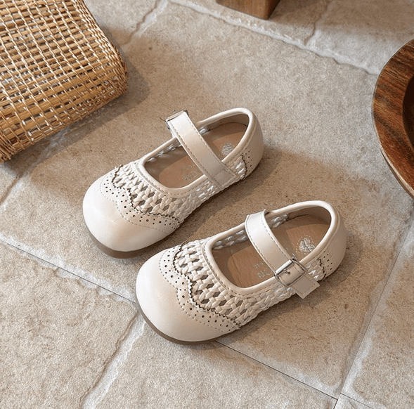 2026 Spring Summer New Korean Style Girls Hollow Out Leather Sandals, Woven Style Princess Shoes, Kids Soft Sole Breathable Versatile Flats