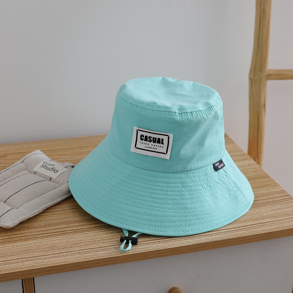 Children's Summer Rope-attached Fabric Casual Lettered Windproof Boater Hat For Babies - Sun Protection And Shade For A Relaxed Style Headgear
