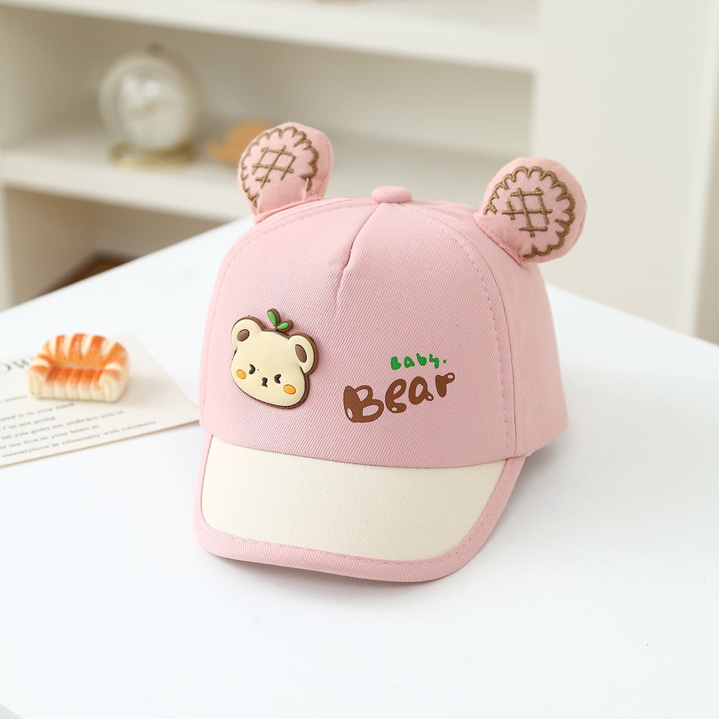 Boy And Girl Baseball Caps With Visors, Suitable For 3-18 Month Old Infants And Babies. Colorful Caps Featuring An Apple And Bear Design. Perfect For Daily Outdoor Use.
