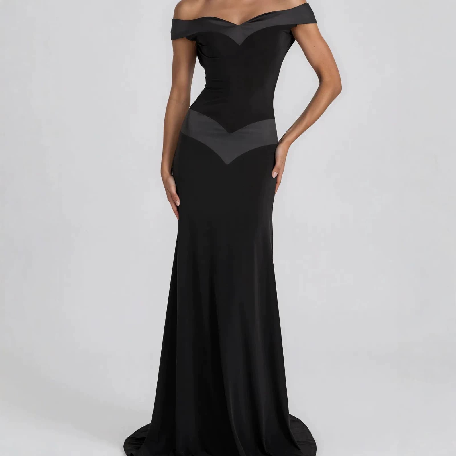 One-shoulder V-neck Panelled Mermaid Dress