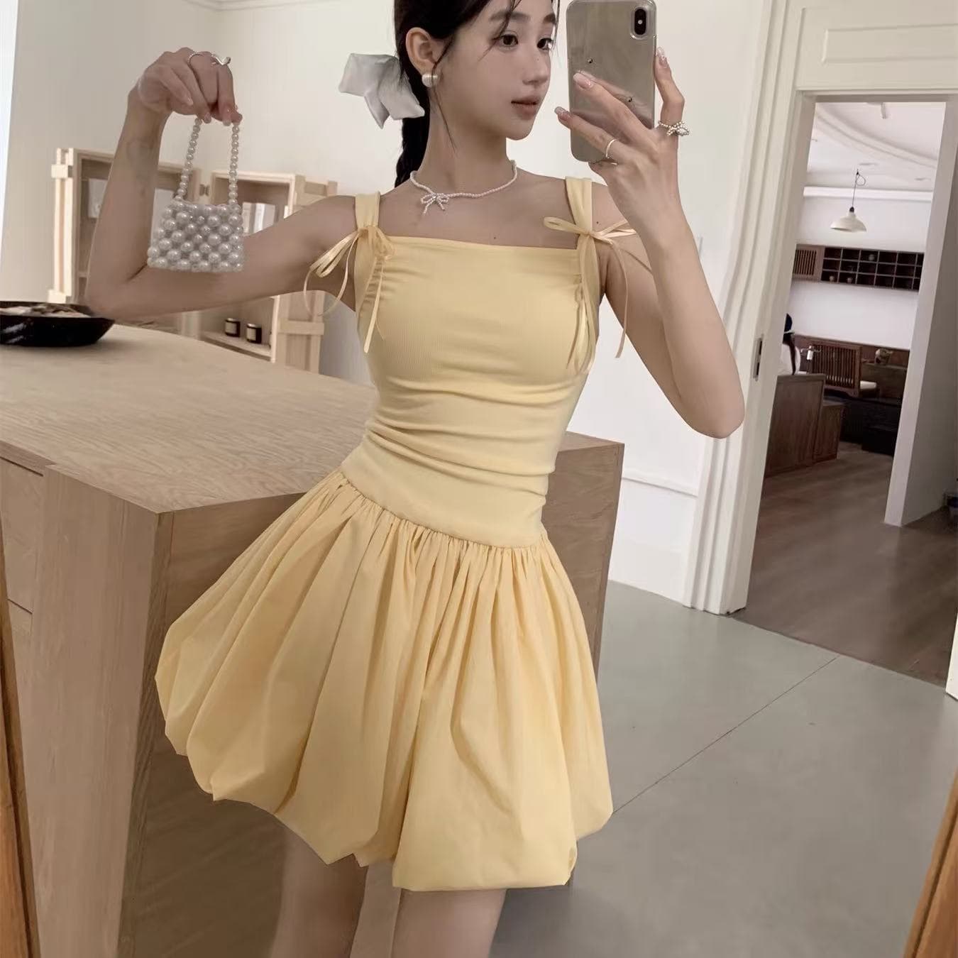 Womens Fashionable Slim-Fit Bloom-Shape Strap Dress