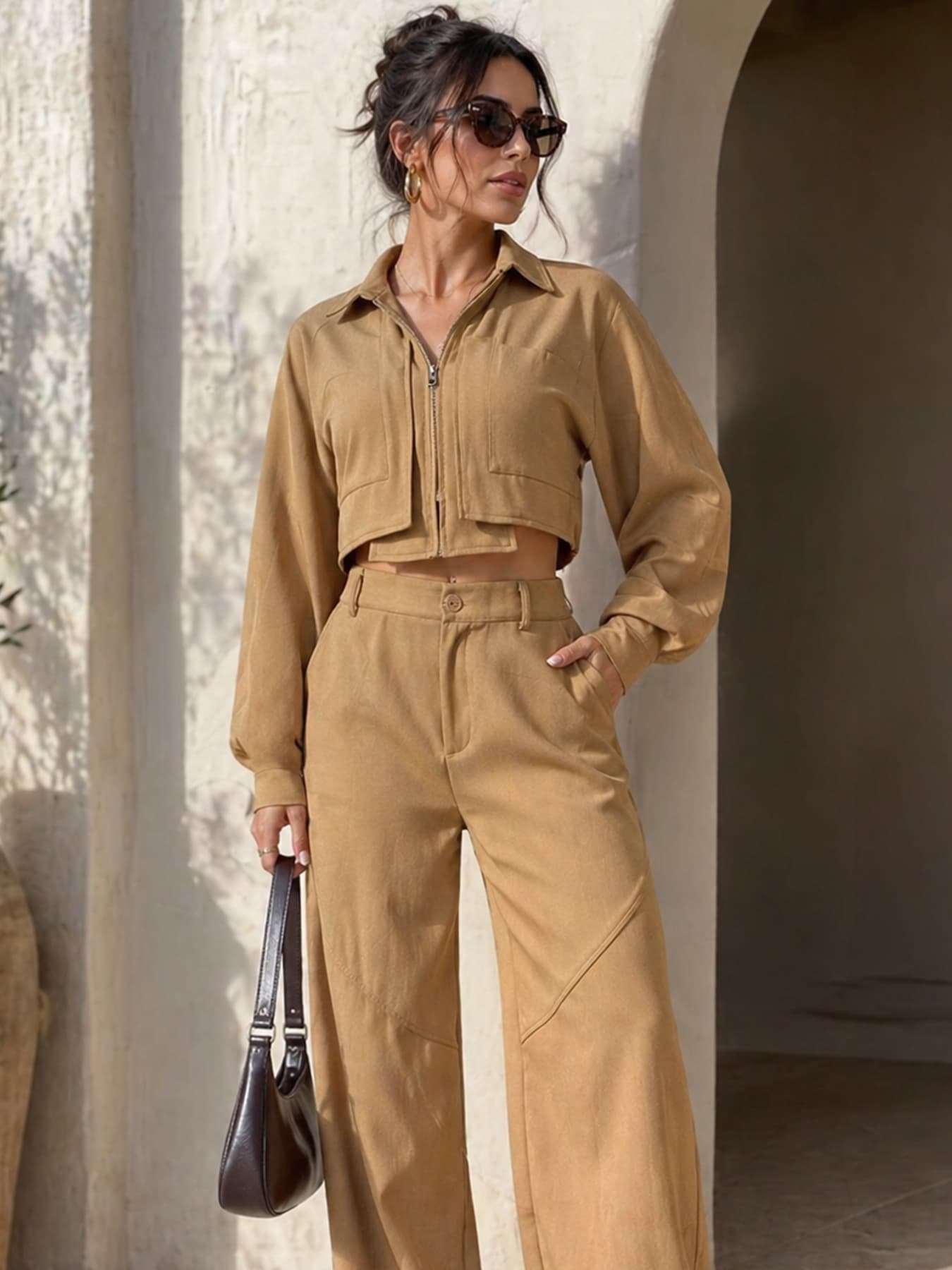 This New Women's Fashionable And Casual Two-piece Set Features A Long-sleeved, Collared, Cropped Top With A Zipper And Elasticated Waist, Paired With Loose-fitting Pants. The Comfortable Design Is Per