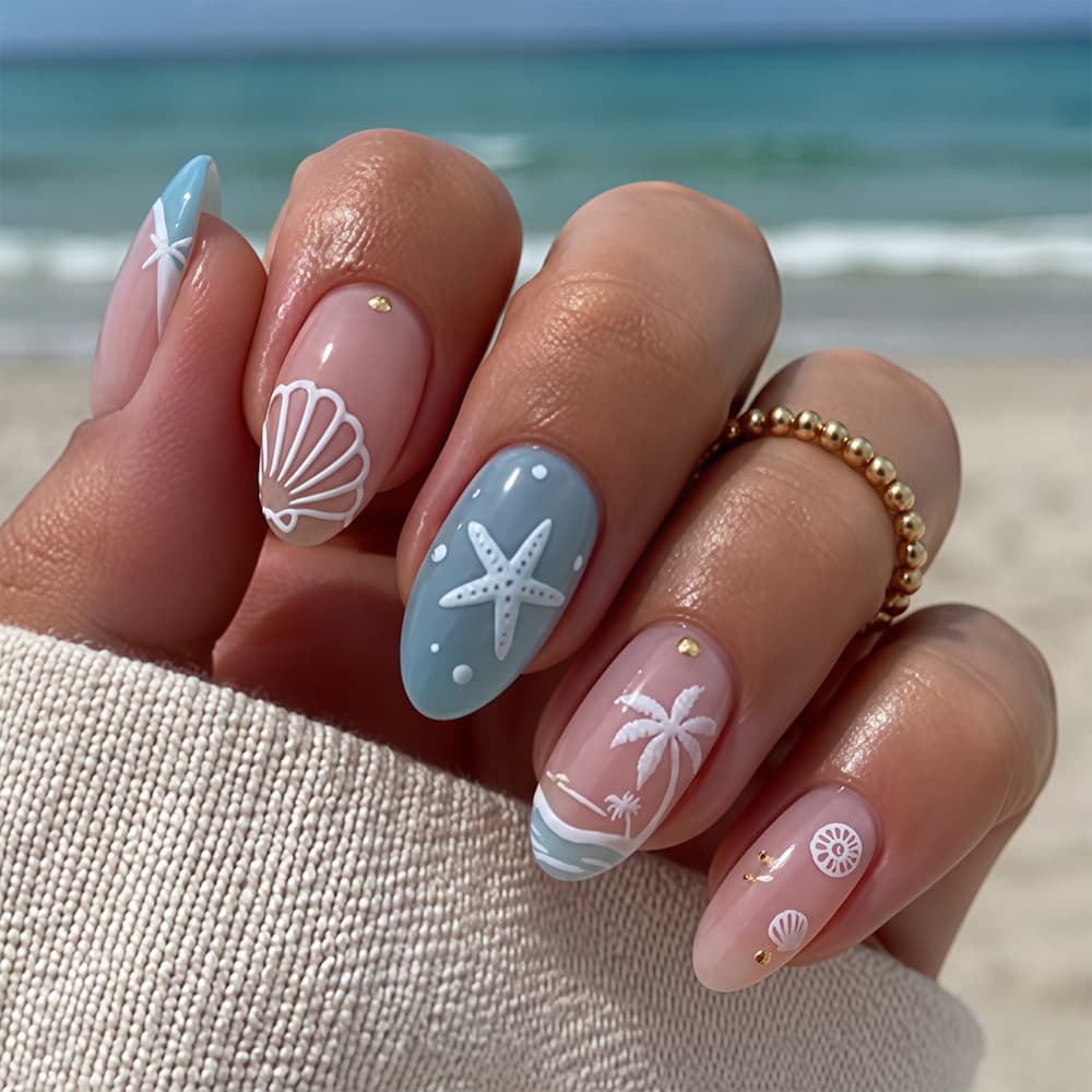 24 Pieces Of Short Oval Artificial Nails, With French Embossed Style 3D Sea Star And Scallop Designs Featuring Rhinestones, Including 1 Piece Of Jelly Glue And 1 Nail File. Wearing Nail Accessories.